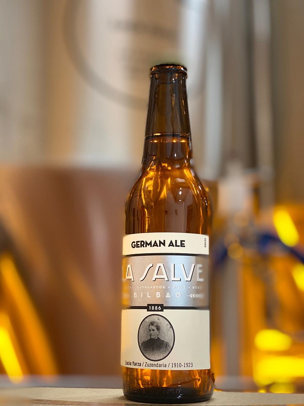 Cerveza LA SALVE edición Lucia Yarza