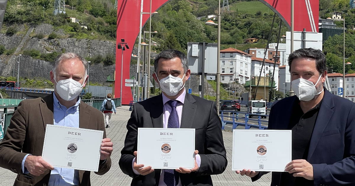 LA SALVE entrega los premios de la London Beer Competition al Clúster de Alimentación de Euskadi - LA SALVE Bilbao