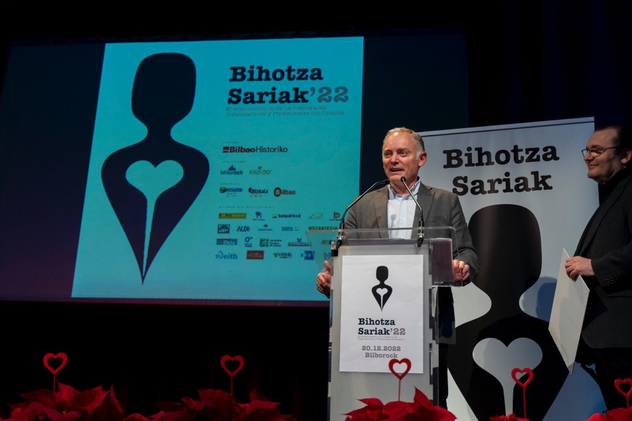 LA SALVE RECIBE EL PREMIO BIHOTZA SARIAK´22 POR SU COMPROMISO CON LA SOCIEDAD