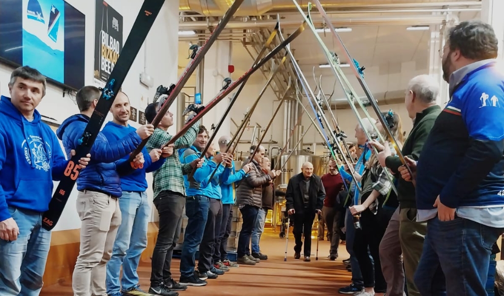El pasado jueves 9 de marzo, la fábrica de LA SALVE ha sido la sede de la presentación de la 46a edición de la Travesía Andrés Regil, que acogerá el Campeonato de Euskadi de equipos...